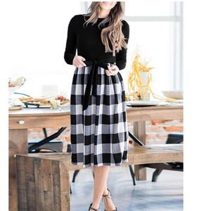 Women's Black and White Gingham Sweater Look Dress